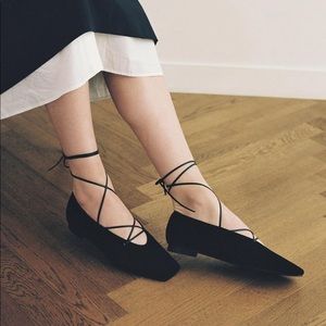 WCONCEPT HYOON Flari flat shoes.